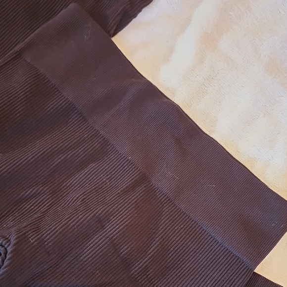 No Boundaries Black Ribbed Leggings - Picture 3 of 6